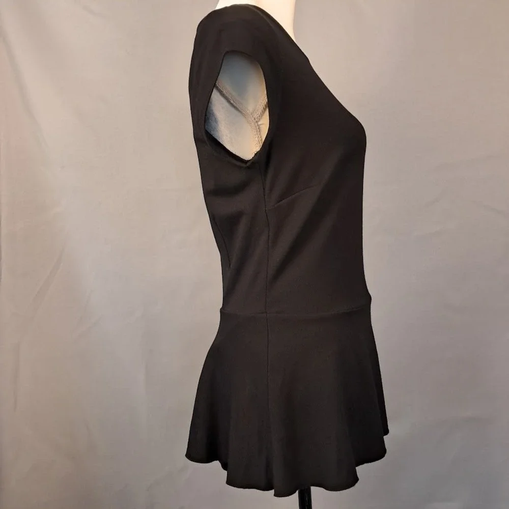 CARMEN MARC VALVO‎ M Black Asymmetric Layered Peplum Top Short Sleeve Boat Neck - Picture 3 of 6